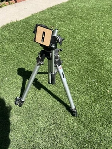 Bogen TRIPOD AND HEAD 3011 TRI and 3126 Video Head Complete Manfrotto set up - Picture 1 of 6