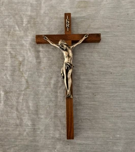 Vintage Silverplate Metal Jesus On Walnut Wood 12" Wall Cross INRI Crucifix - Picture 1 of 2