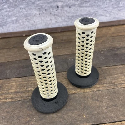 复古 BMX 握把白色黑色 80 年代老式 21 毫米台湾复古自行车 1980 年代 — 第 1/4 张图片