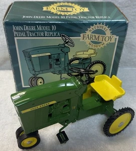 ERTL John Deere Model 10 Pedal Tractor Replica(5081MA) - Picture 1 of 15