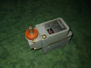 Cutler Hammer No. Interruptor límite 10316H5855 (19193-Tub-W1) - Imagen 1 de 5