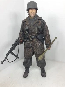 1/ WW2 GERMAN FALLSCHIRMJAGER 500 PARACHUTE BTN MP-40 + PANZERFAUST BERLIN 1945 - Bild 1 von 24