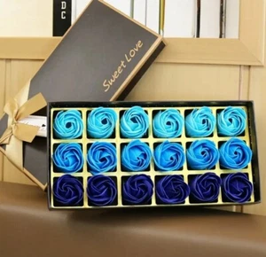Rosebox 🌹18 Soap Blumen in GeschenkBox Faszinierende Duft von Rosen Hübsche DE - Bild 1 von 1