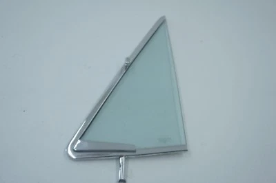 MERCEDES-BENZ W108 W109 280S 280SE, VENTANA DE VENTILACIÓN PUERTA DELANTERA IZQUIERDA  Foto 1 de 4