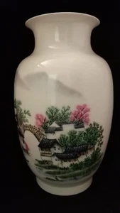 16 3/8" große chinesische handbemalte Porzellanvase bunt signiert - Bild 1 von 12