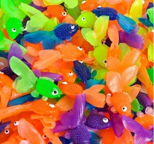 24 Goldfish Figurines Party Favors Bulk Wholesale Fish Birthday Gold Fish - Bild 1 von 1