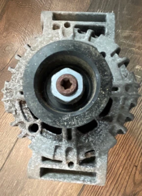 Alternador OEM usado para Buick Regal GMC Terrain Chevrolet Equinox 2,4 L # 1358832 Foto 1 de 4