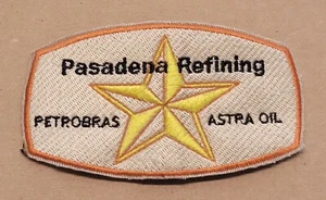 PASADENA RAFFINAZIONE PETROBRAS ASTRA OLIO PATCH DISTINTIVO VINTAGE (RARO DA TROVARE) - Foto 1 di 2