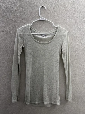 Camisa Express para mujer talla pequeña blanco roto manga larga semi transparente Foto 1 de 4