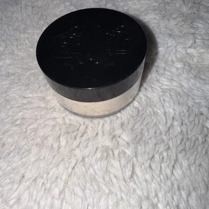 Kat Von D Lock-It Translucent Setting Powder 0.19 oz - Long-Lasting Matte Finish - Picture 1 of 3