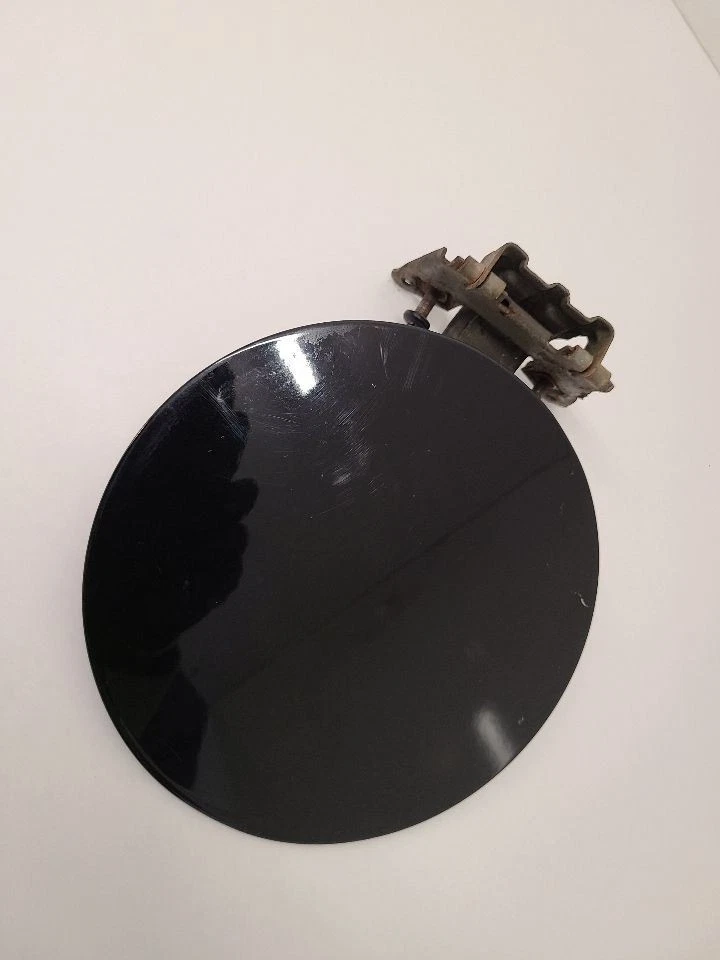 2002-2006 CHEVROLET AVALANCHE 1500 Fuel Filler Door Black 15124078     Foto 1 de 4