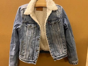 LEVIS SHERPA  JACKE DAMEN, JEANSJACKE, GUTER ZUSTAND, FÄLLT ALS XS/S - Bild 1 von 13