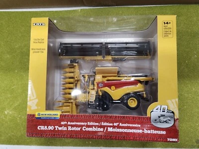 1/64 ERTL NEW HOLLAND CR8.90 COMBINE,  40TH ANNIVERSARY SET/ LIMITED PRODUCTION - Image 1 of 4