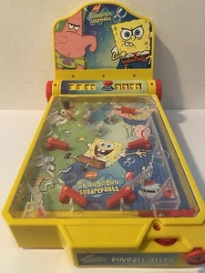 Bob Esponja Pantalones Cuadrados Callejón de Pinball Electrónico Juego de Mesa para 2 Jugadores 2004 Funciona - Imagen 1 de 10