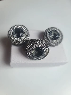 Joan Boyce Smokey 灰色水晶大号夹式耳环和戒指套装签名 90 年代  — 第 1/4 张图片