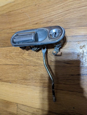 Pestillo de manija de puerta exterior para conductor izquierdo Mazda Miata 90-97 OEM 91 92 93 94 95 96 NA Foto 1 de 4