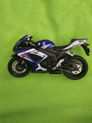 Suzuki GSX-R1000 Motorcycle Die-Cast & Plastic Blue White - Image 1 of 4