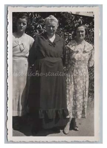 3 Frauen im Sommerkleid 1936 - Altes Foto 1930er - Picture 1 of 2