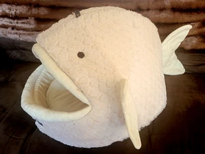 NANDOG Pet Gear FISH BED/CAVE Cat & Dog White velvety Plush Small Breeds ~ NWT - Picture 1 of 14