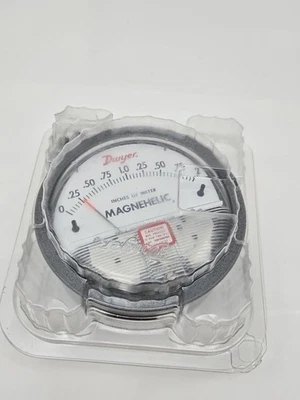 Dwyer 2010 MAGNEHELIC 0-10 Inches of Water Differential Pressure Gauge W06AB - Image 1 of 4