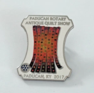 Broche prendedor Paducah KY AQS antiguo exhibición de colchas club rotatorio 2017 - Imagen 1 de 3
