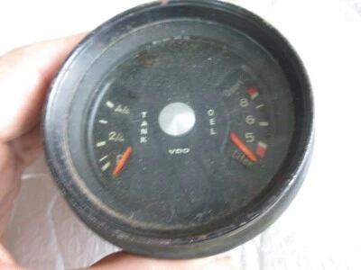 Porsche 911 Fuel Combo Gauge - Image 1 of 4