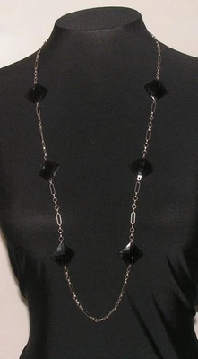 Collar largo de cuentas facetadas de metal/plástico tono plata AVON SP Foto 1 de 4