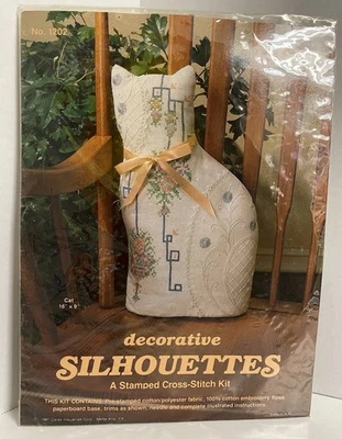 Titan Needlecraft CAT Siluetas Estampado Punto de Cruz Kit 1202 NUEVO SELLADO Foto 1 de 4