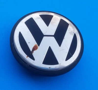 VOLKSWAGEN BEETLE CC EOS GOLF JETTA PASSAT RABBIT 1 WHEEL HUB CAP CENTER OEM A25 - Image 1 of 3