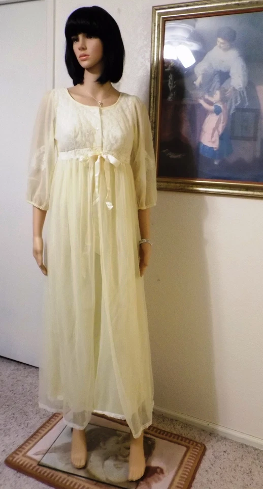 MISS ELAINE VTG Antron Nylon Chiffon LEMON YELLOW & LACE Peignoir Set S small - Image 1 of 4