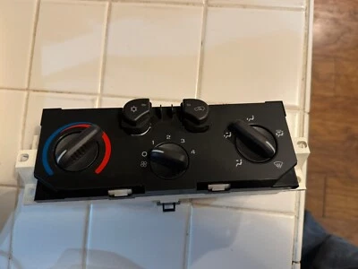 HVAC A/C Heater Control Panel Switch for 2004-2012 Colorado Canyon OEM 25841856 - Image 1 of 3