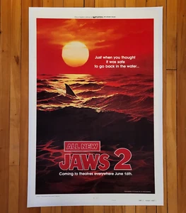 Jaws 2 (1978) Original Movie Poster Style B Red Ocean - 1SH Linen Backed Horror - Picture 1 of 3