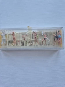S2, PREISER HO Figurenset.  0108 baden duschen - Bild 1 von 1
