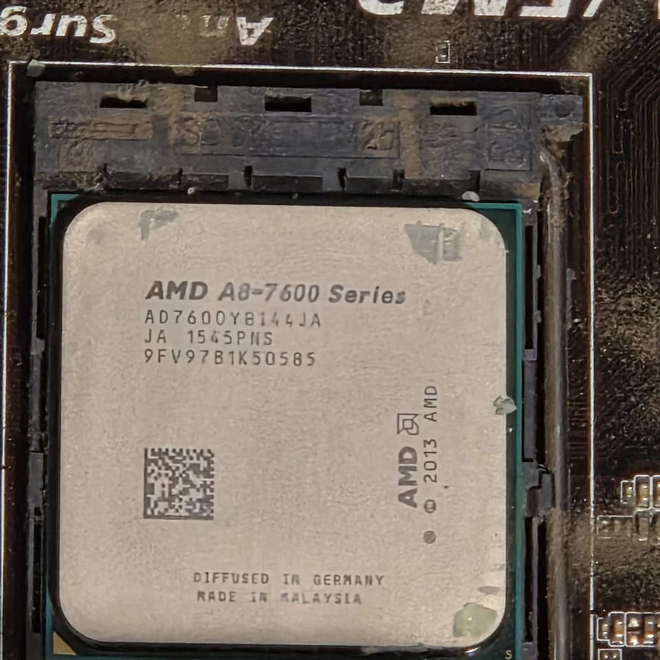 Gigabyte GA-F2A68HM-HD2 Socket FM2+ Motherboard  And  A8-7600 CPU, Case,  - Image 1 of 4