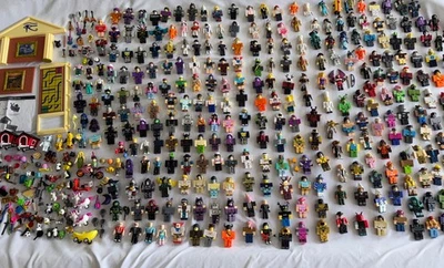 Lote de 300 figuras juguetes Roblox + figuras de acción + accesorios piezas 🔥 Foto 1 de 4