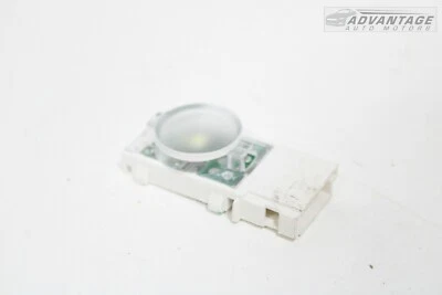 2016-2020 CADILLAC CT6 FRONT RIGHT OR LEFT SIDE FLOOR COURTESY LIGHT LAMP OEM - Image 1 of 4
