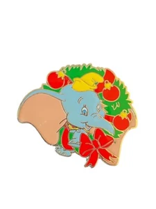 Dumbo Christmas Wreath Limited Edition LE 400 Disney Pin DSSH Studio Store - Picture 1 of 2