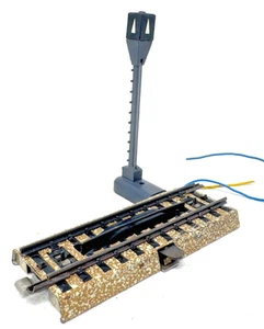 Märklin H0 5112 + 5113 Entkupplungsgleis mit Lichtmast  H0 HO 1:87 - Bild 1 von 3