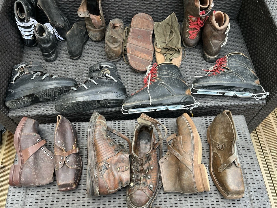 Chaussures De Skis Anciens - Photo 1/1
