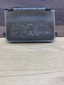 Cuadro de instrumentos Geo Tracker Suzuki Sidekick 1989-95 usado 162 k - Imagen 1 de 7