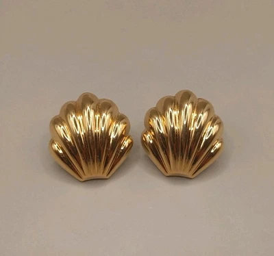 Aretes perforados de colección Monet tono dorado concha Foto 1 de 4