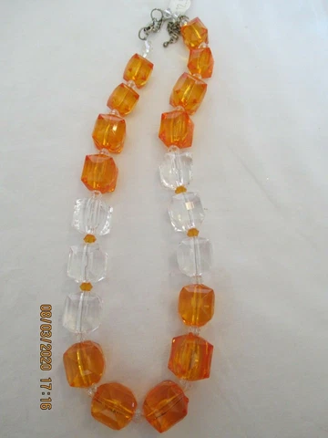 Tennessee Volunteers Plastic Cubie Necklace 17" Cover