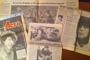 Dr Who, giornale ritaglio stampa LOTTO 2 STATI UNITI anni 80, TOM BAKER, album di ritagli - Foto 1 di 6
