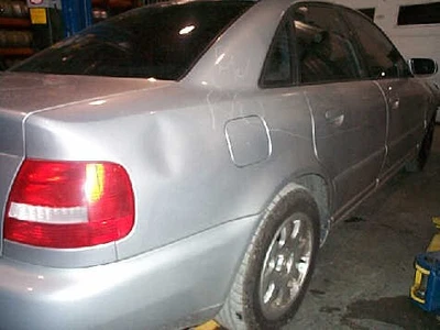 Used Left Quarter Glass fits: 2001 Audi A4 Sdn AWD quattro black moulding L. Lef - Imagem 1 de 4