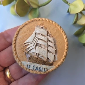 Vintage handgeschnitzte handbemalte Bootsanstecknadel Brosche - Bild 1 von 3