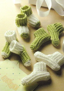 COZY Short Top Baby Socks/ CROCHET PATTERN INSTRUCTIONS - Picture 1 of 1