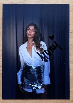 Leonie „Leony“ AK Musik Simple Life Autogrammkarte original signiert + BONUS - Bild 1 von 2