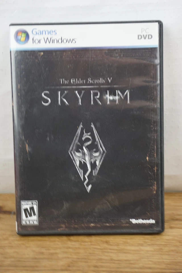 The Elder Scrolls V: SKYRIM Games For Windows PC DVD Video Game w/ Manual & Map - Image 1 of 1