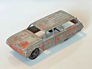 Tootsietoy #01049 1962 Ford Station Wagon - Picture 1 of 8
