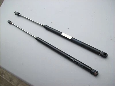 Porsche 944 y 944 Turbo S2 - Par de puntales amortiguadores de escotilla trasera Foto 1 de 4